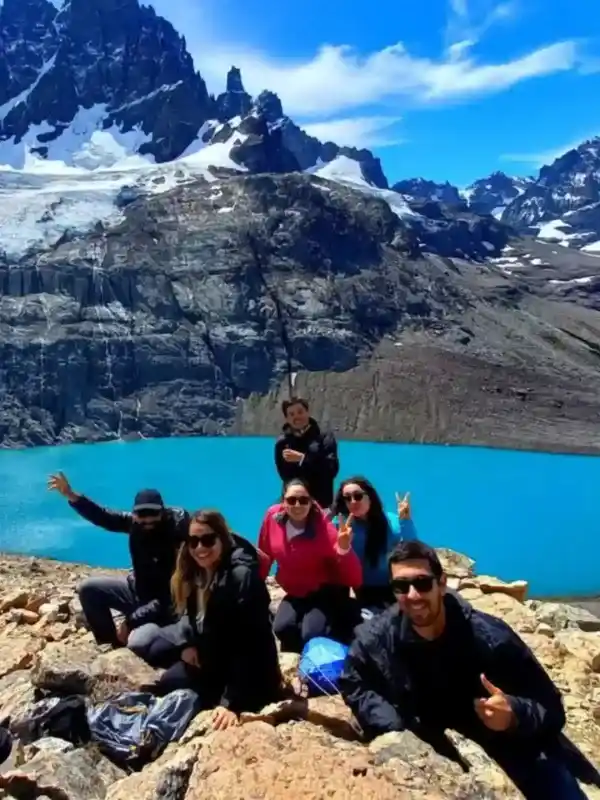 Formaciones rocosas de las Capillas de Mármol en el Lago General Carrera en tour con Cantaria Austral